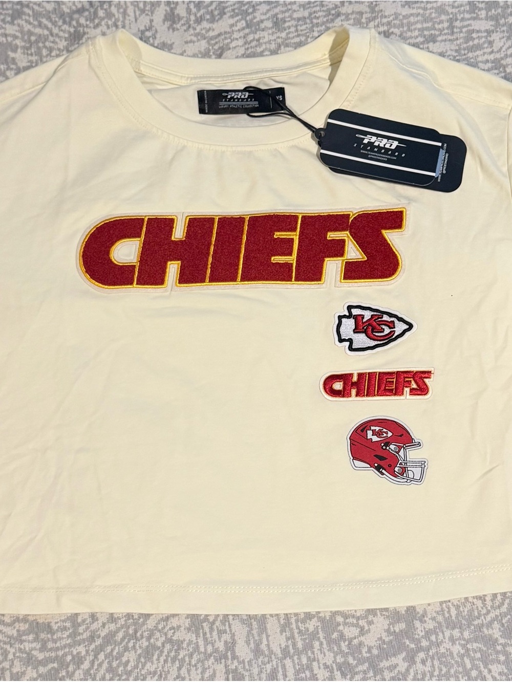 NWT Pro Standard Kansas City Chiefs Women's Retro Classic Boxy Crop T-Shirt